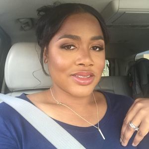 Meet your Posher, Alicia